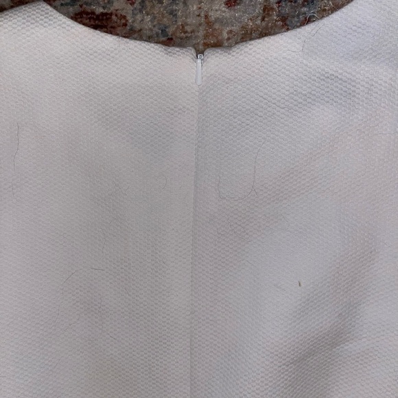 White and black dress with bow in front - Picture 6 of 6